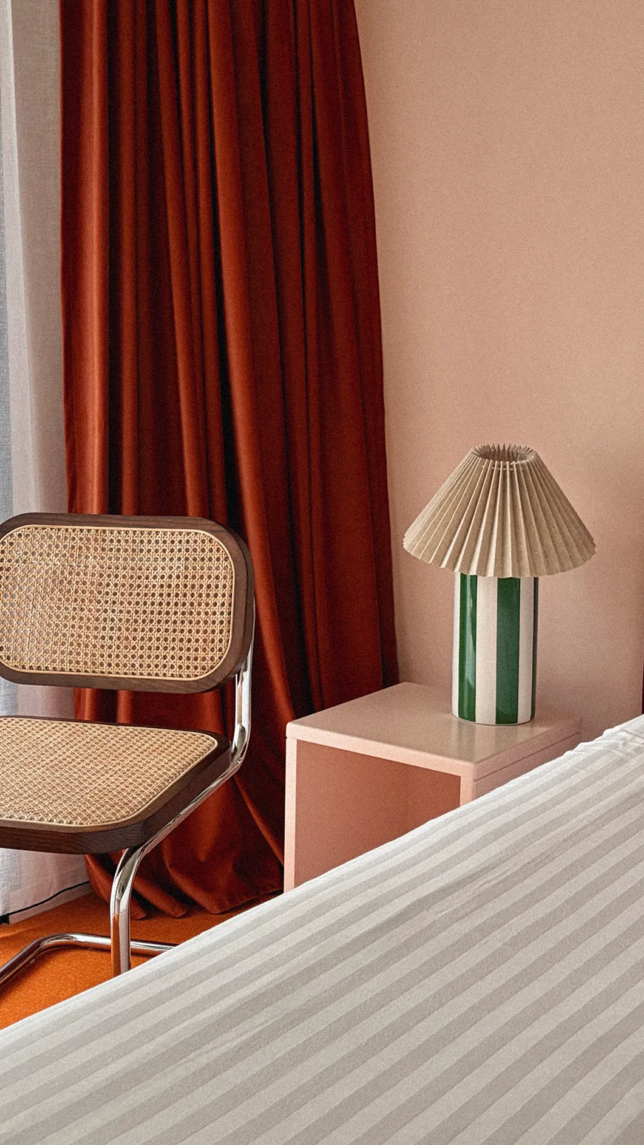 Hôtel La Baignoire — contenu UGC voyage créé par Chloé Blaise, créatrice UGC à Paris